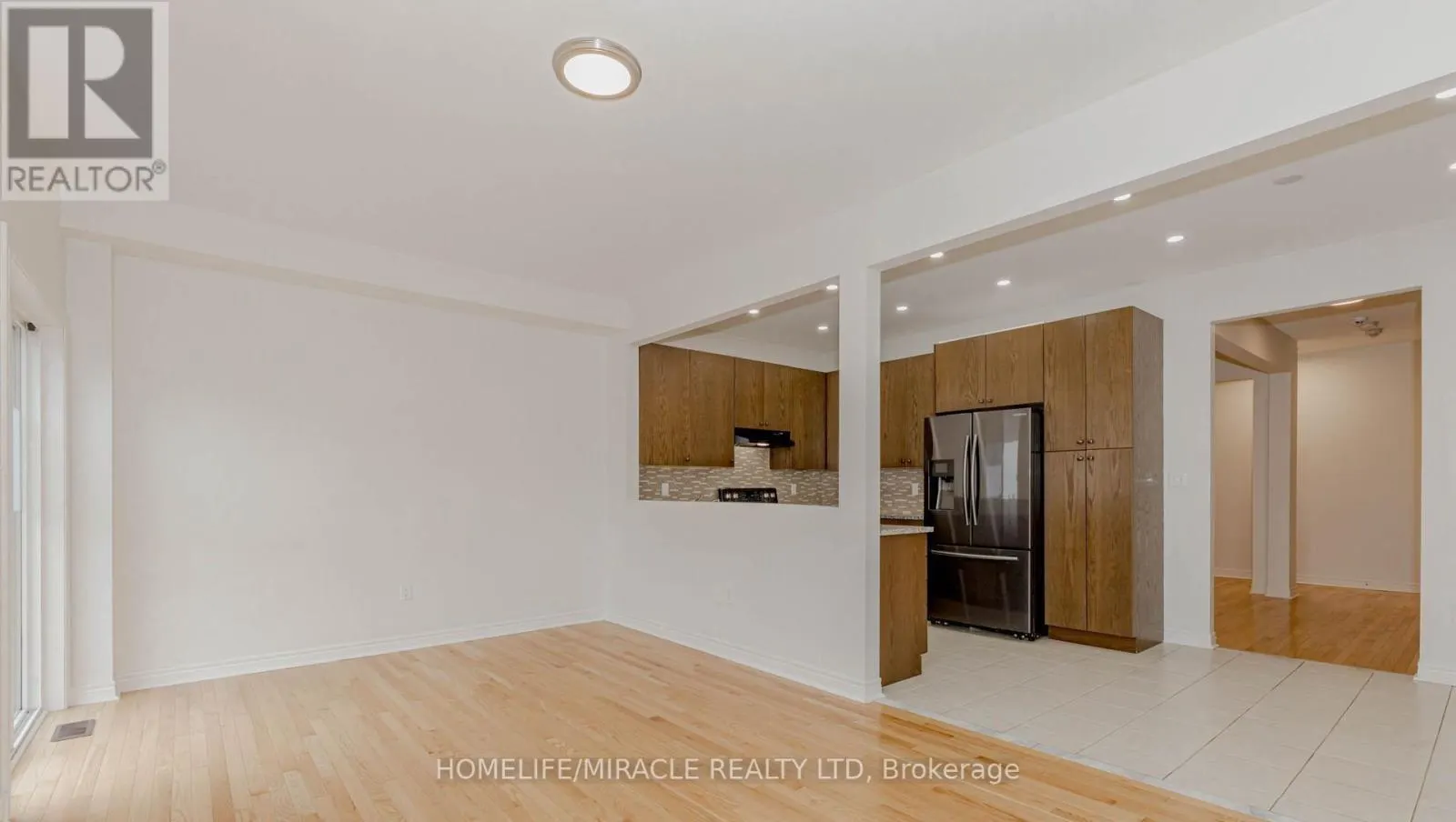 UPPER - 1015 JOB CRESCENT