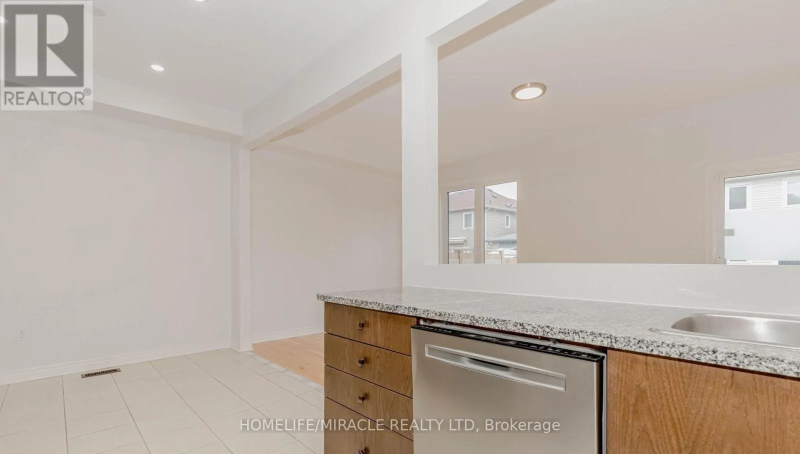 UPPER - 1015 JOB CRESCENT
