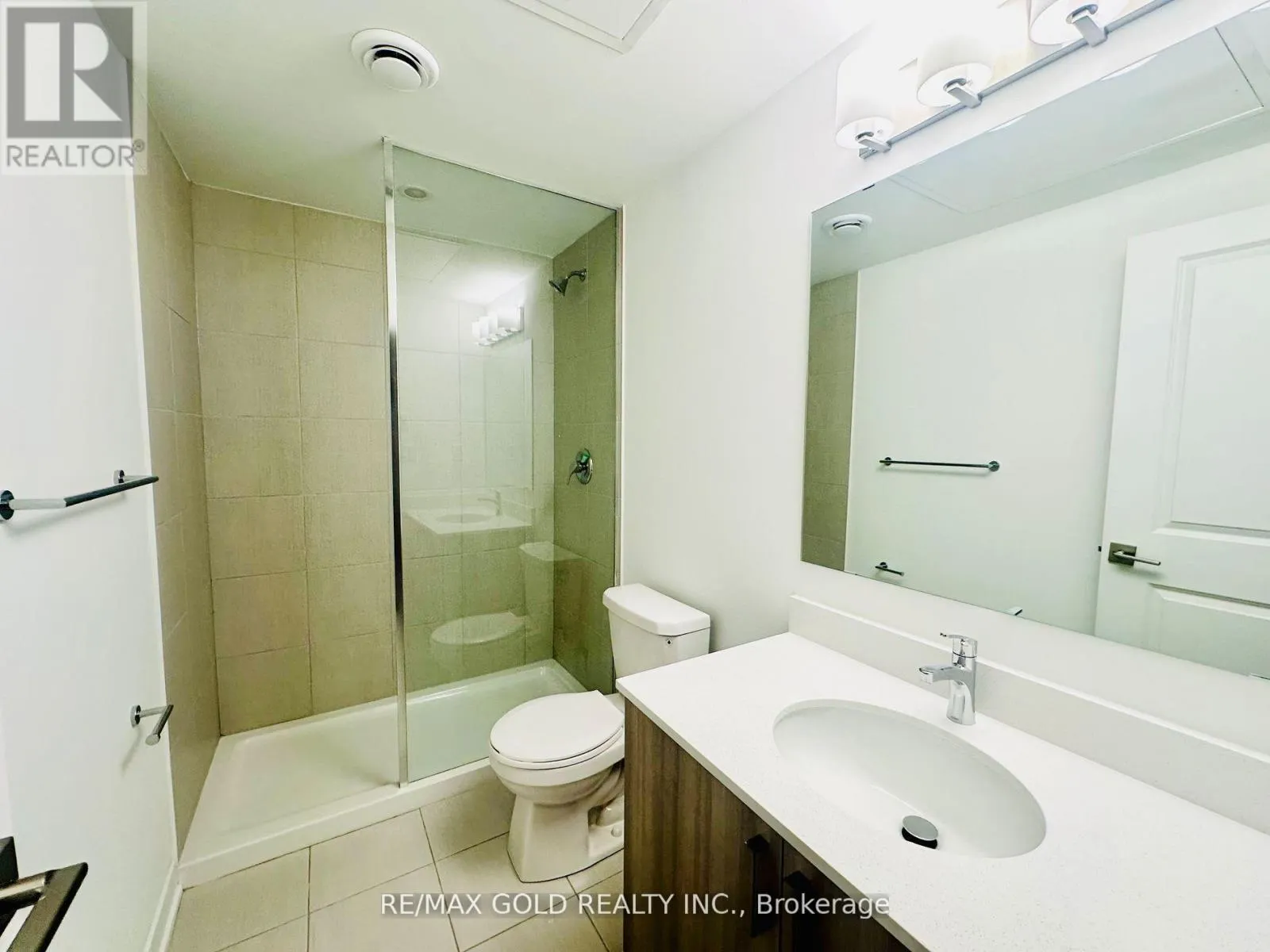 13 - 4015 HICKORY DRIVE
