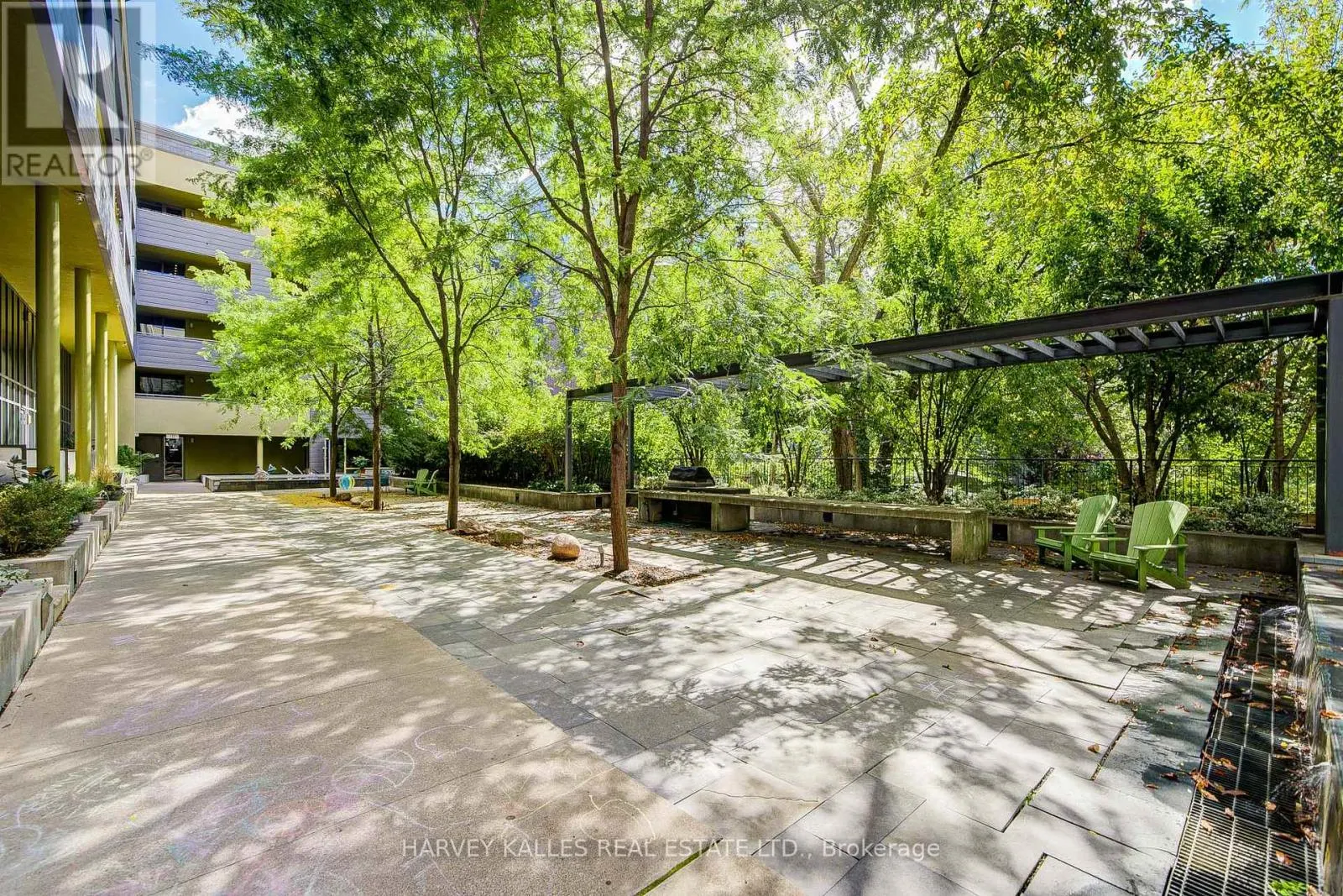 25 RITCHIE AVENUE