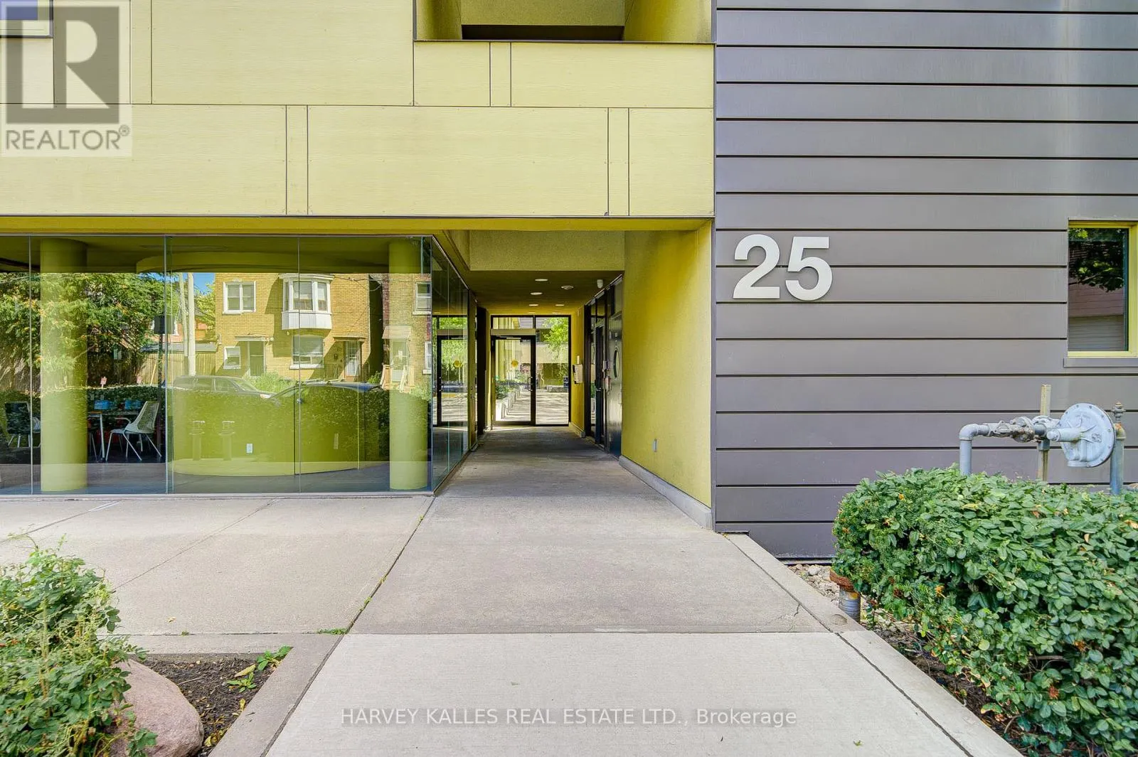 25 RITCHIE AVENUE