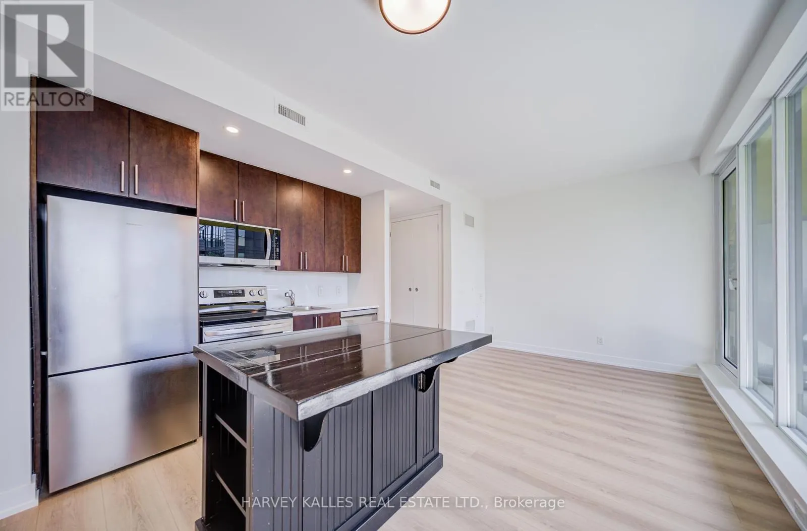 25 RITCHIE AVENUE