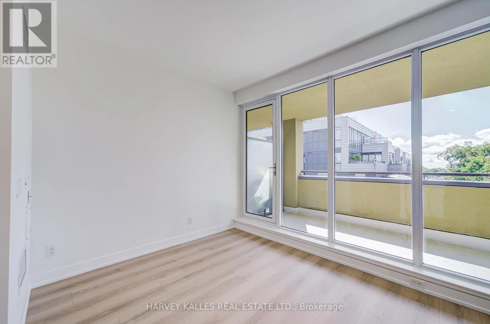 25 RITCHIE AVENUE