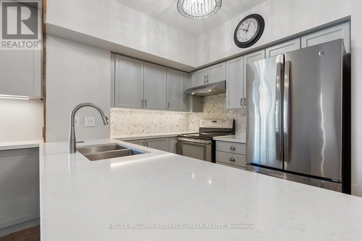 409 - 2121 LAKE SHORE BOULEVARD W