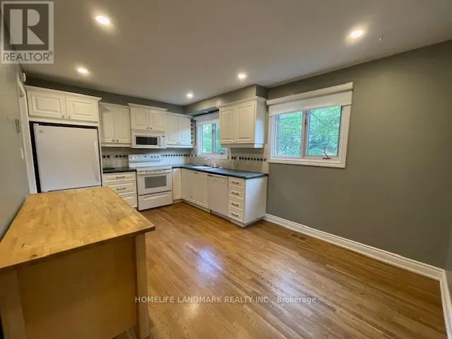 2086 THORNLEA DRIVE