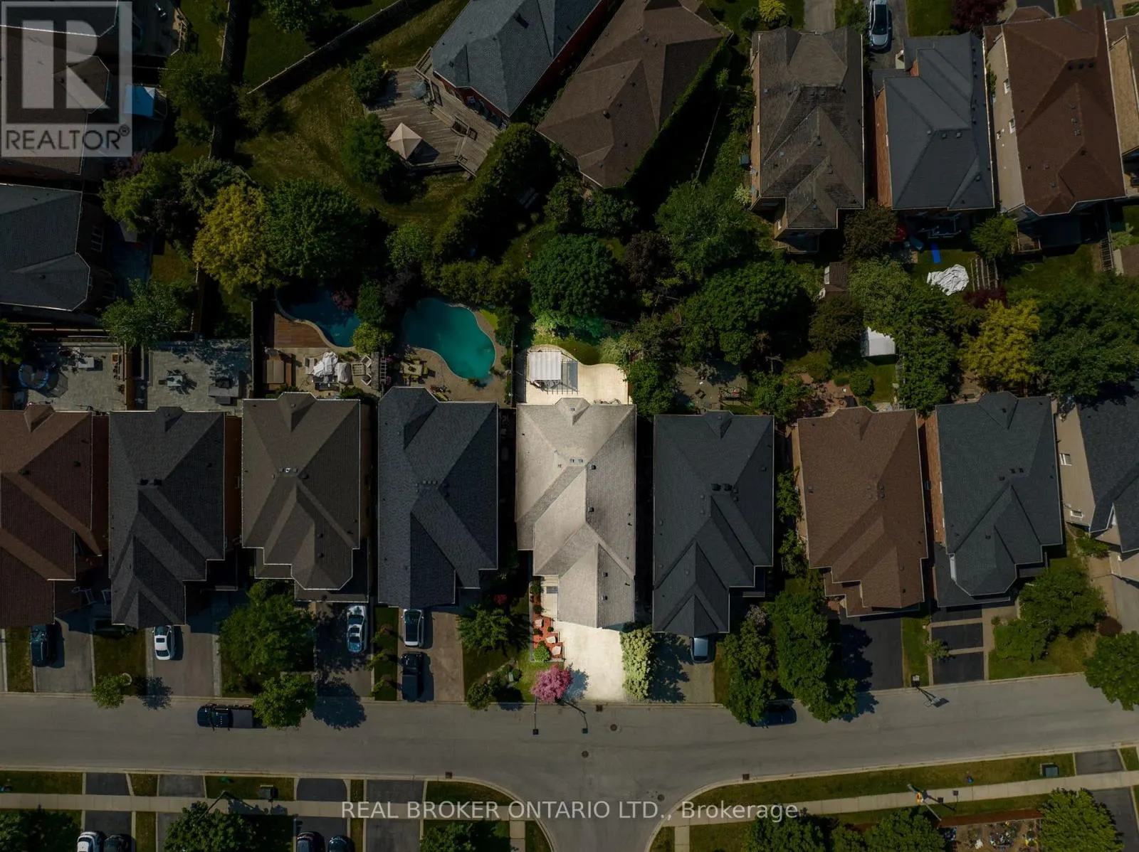 2293 WOODCREST DRIVE