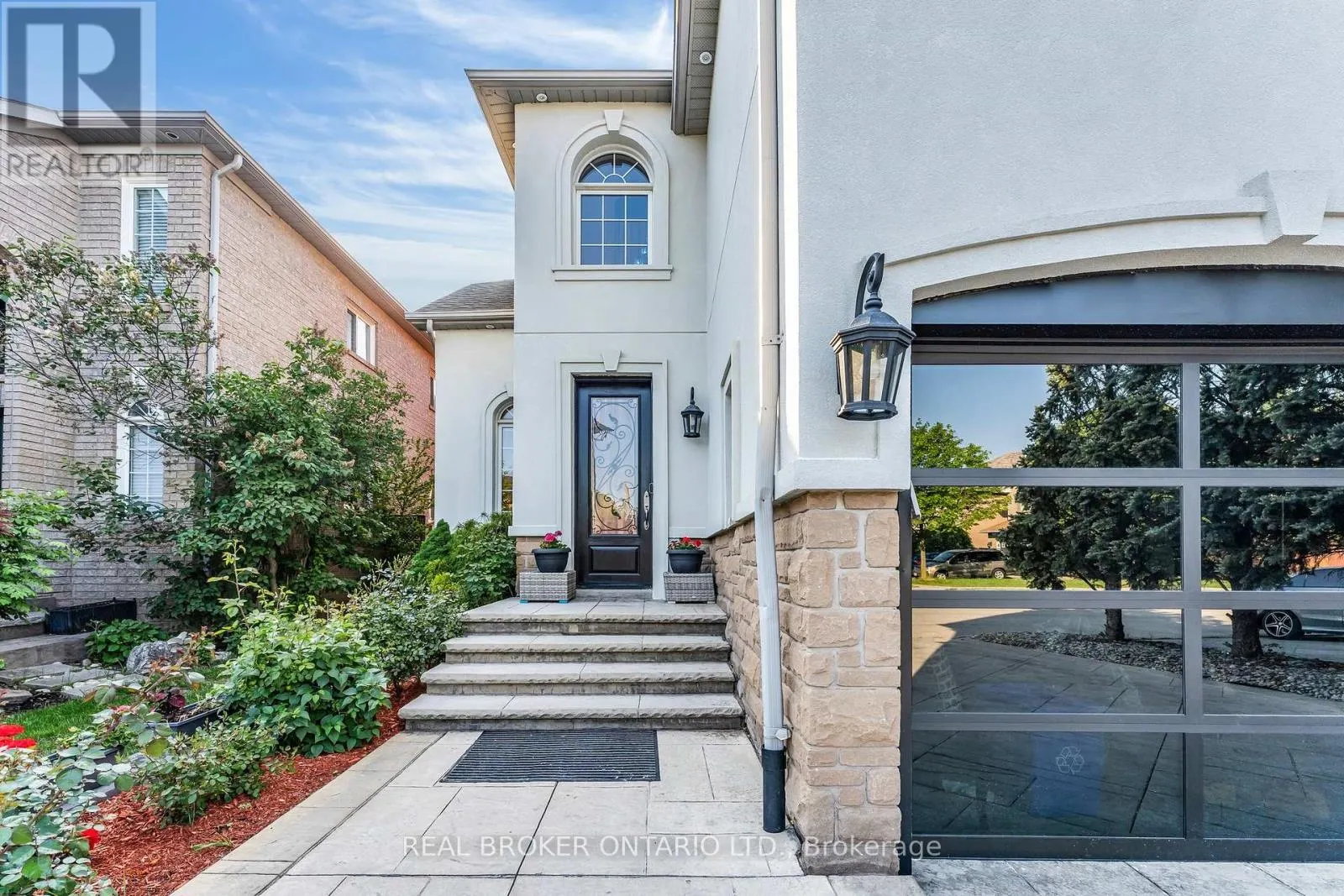 2293 WOODCREST DRIVE
