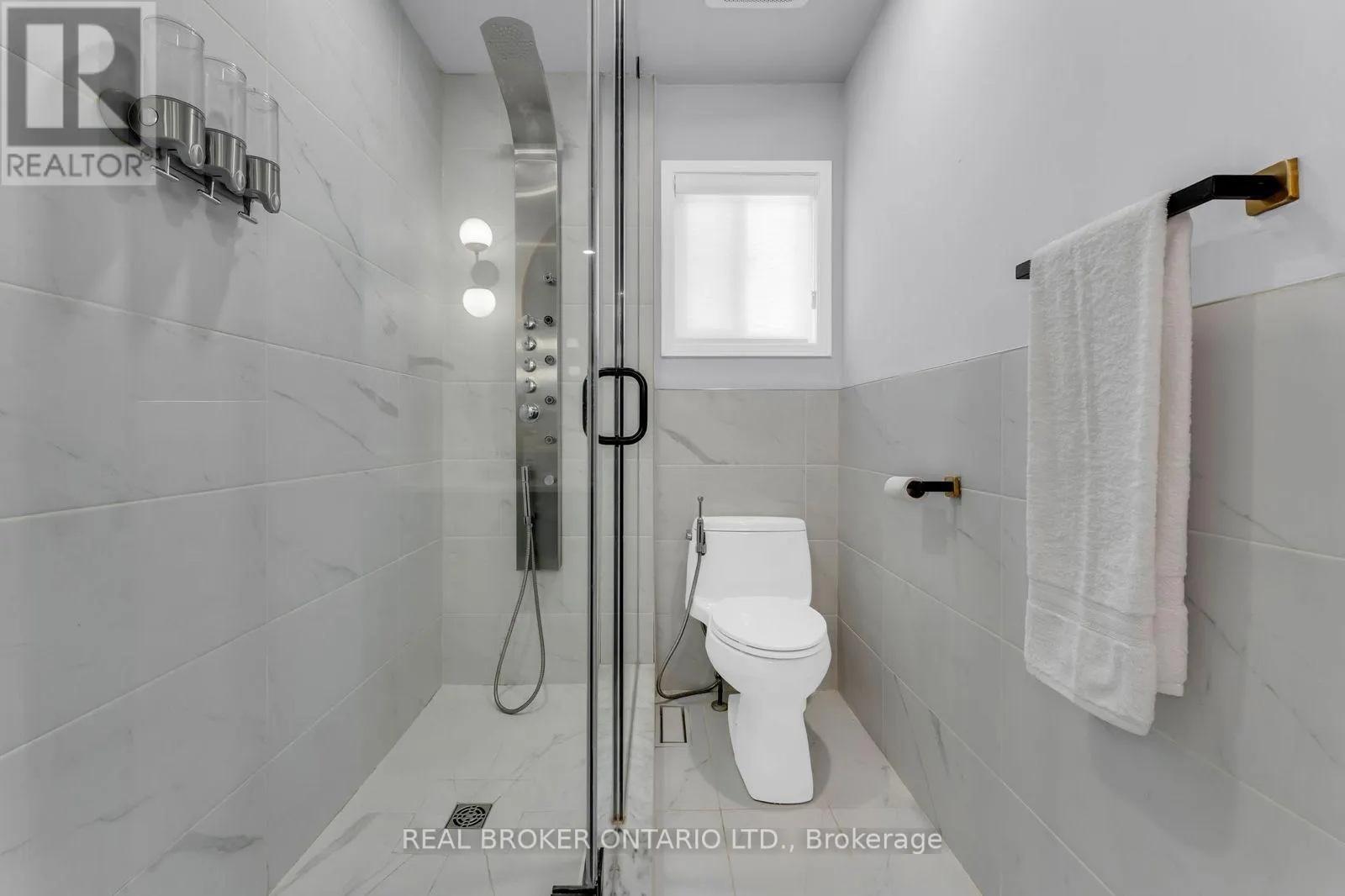 2293 WOODCREST DRIVE