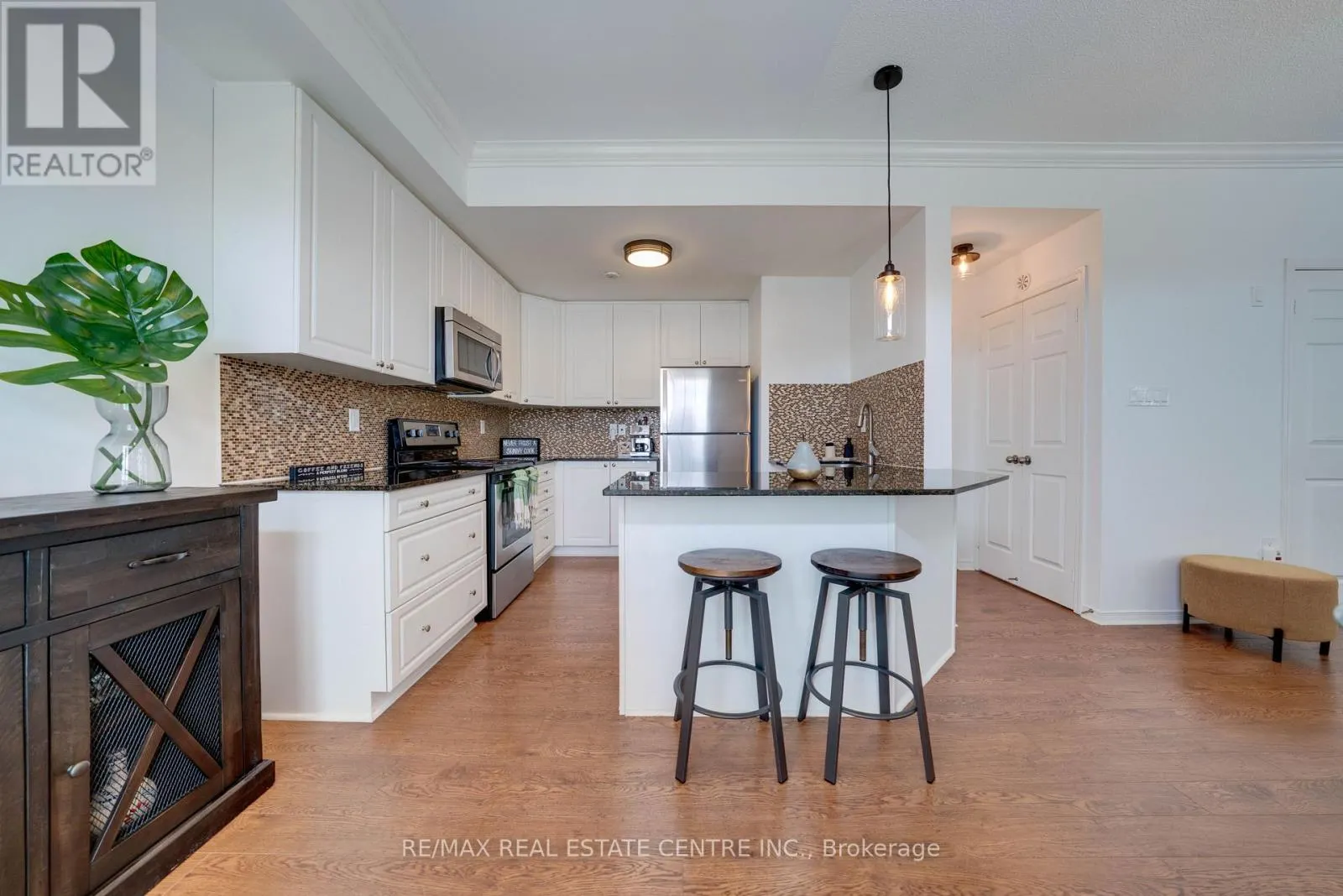 18 - 180 HOWDEN BOULEVARD
