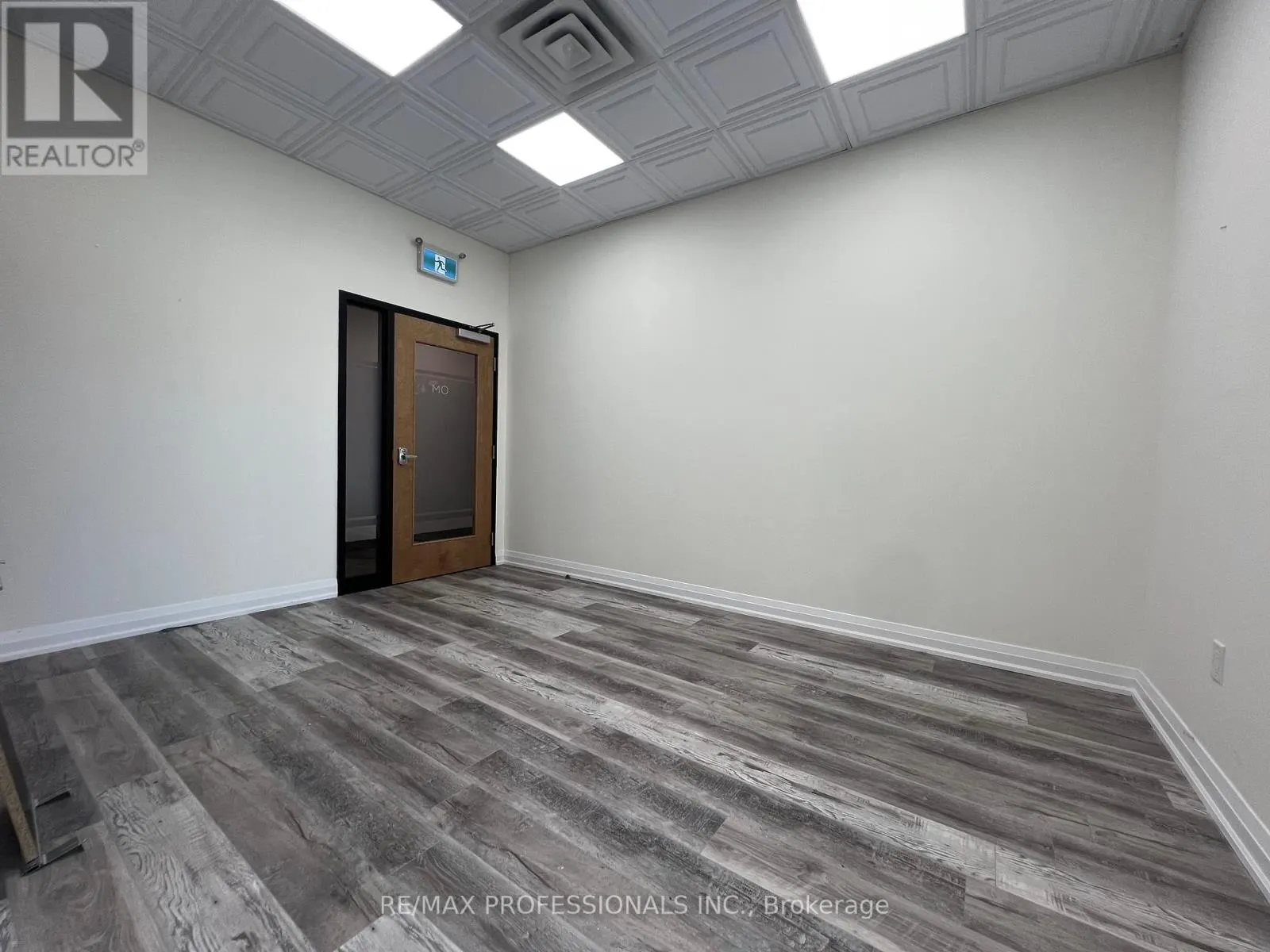 209 ( OFFICE ROOM 2 ) - 3495 REBECCA STREET