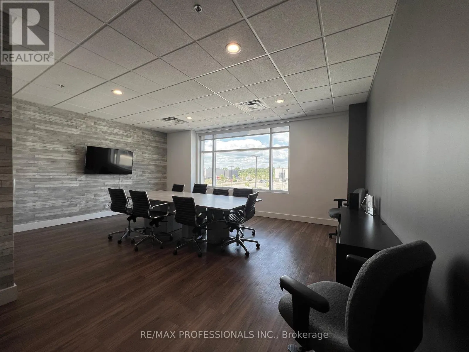 209 ( OFFICE ROOM 2 ) - 3495 REBECCA STREET
