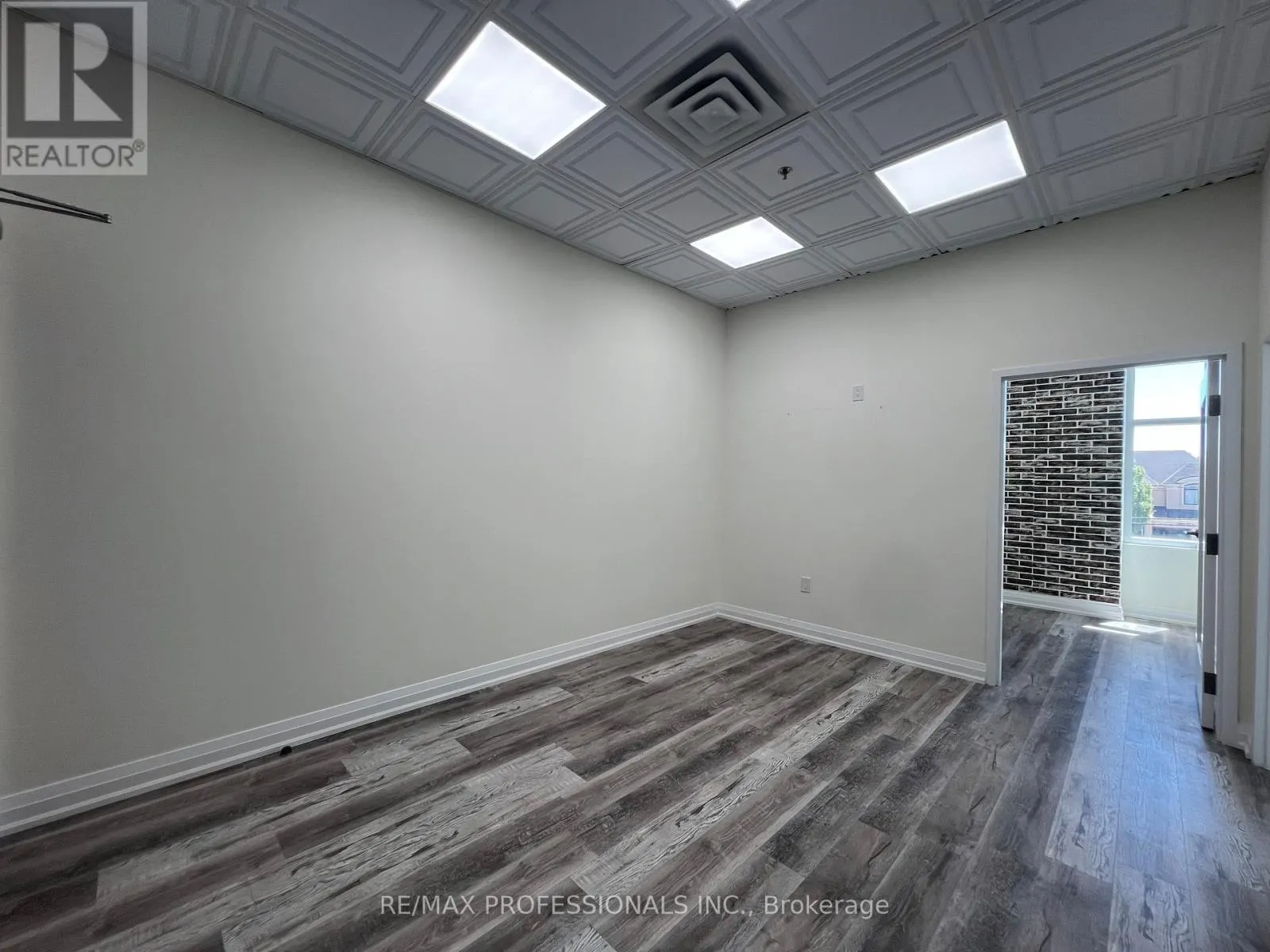 209 ( OFFICE ROOM 2 ) - 3495 REBECCA STREET