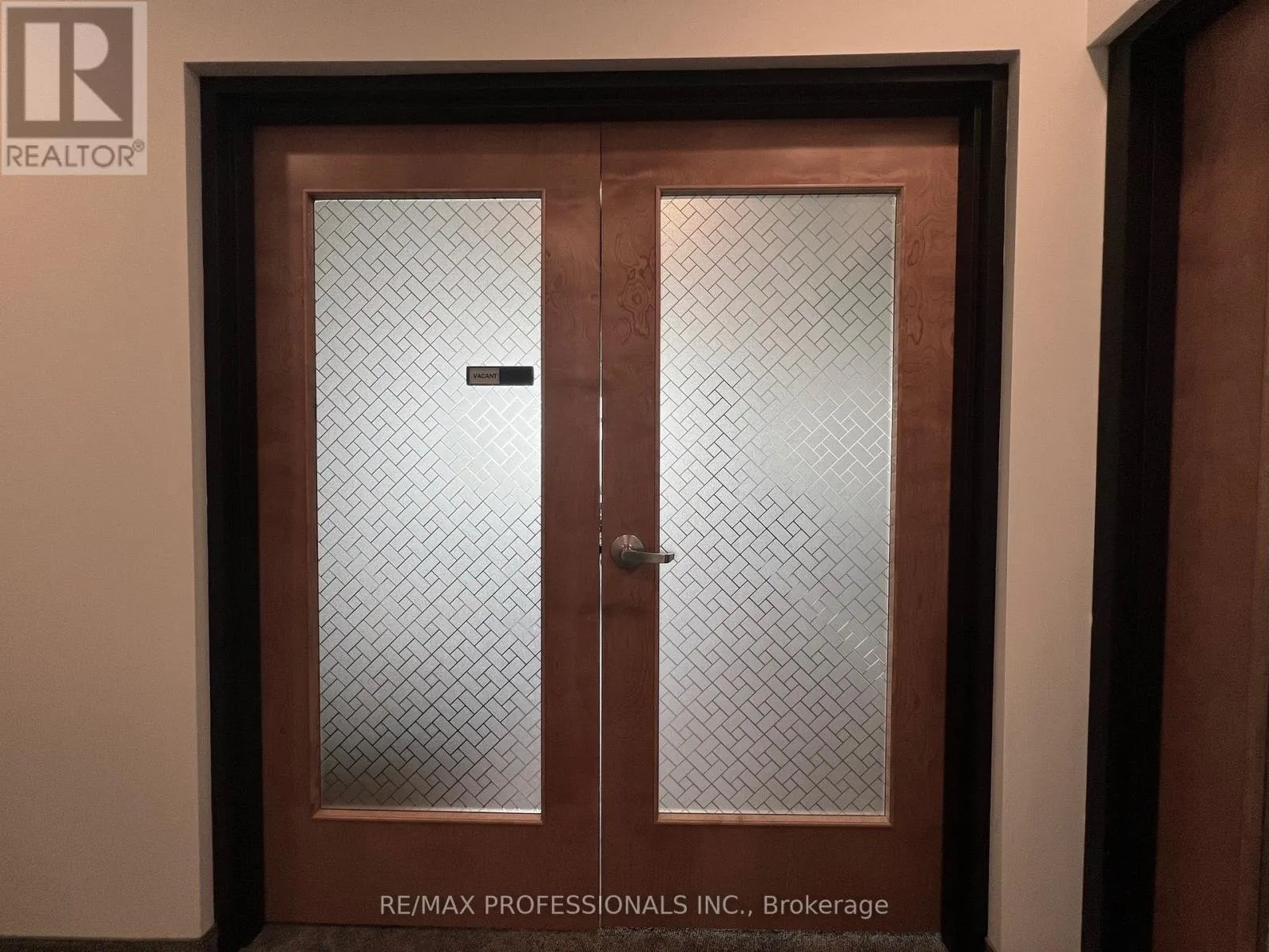 209 ( OFFICE ROOM 2 ) - 3495 REBECCA STREET