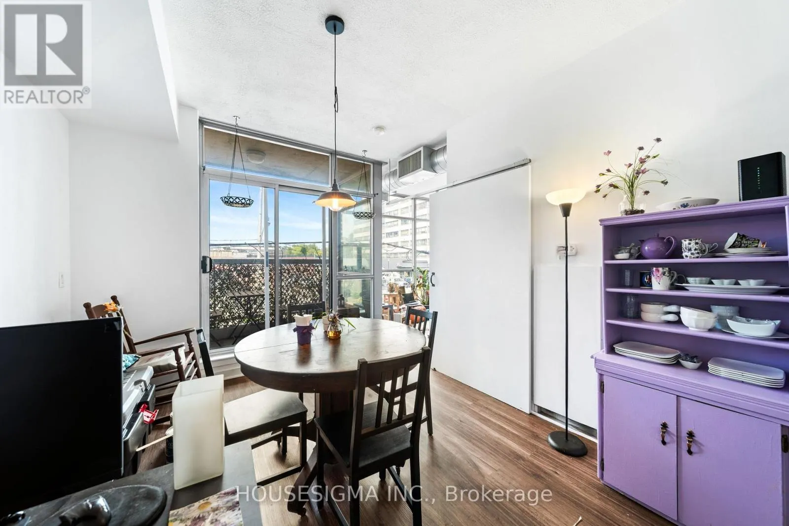 210 - 1375 DUPONT STREET