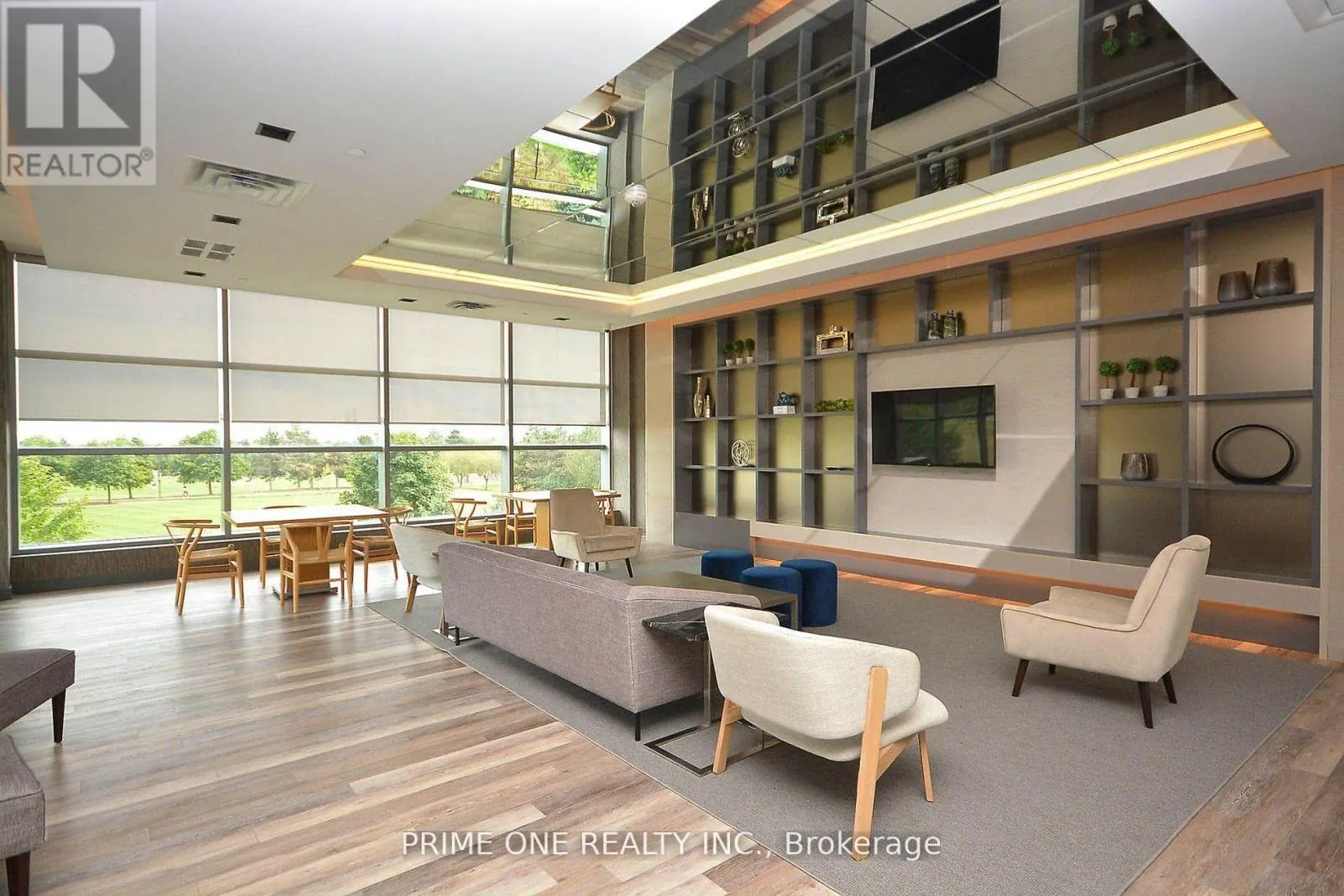 PH 04 - 4699 GLEN ERIN DRIVE