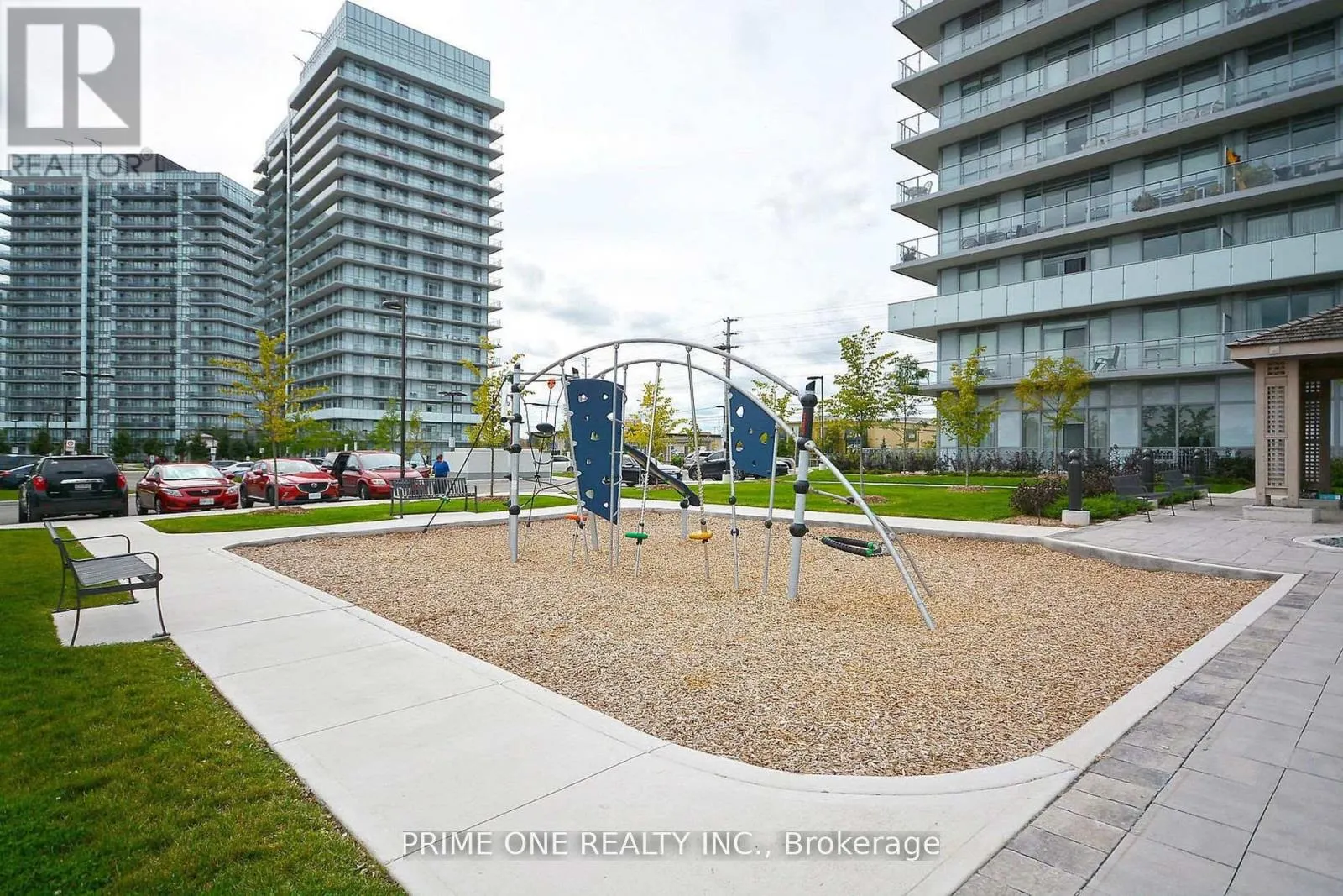 PH 04 - 4699 GLEN ERIN DRIVE