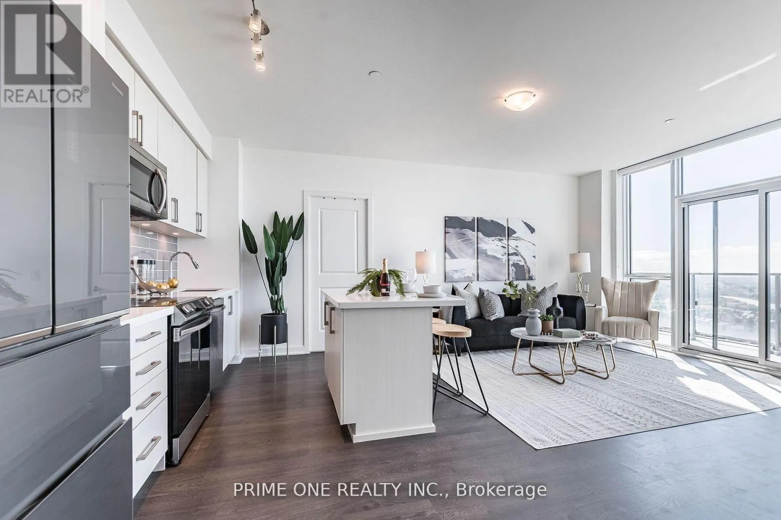PH 04 - 4699 GLEN ERIN DRIVE