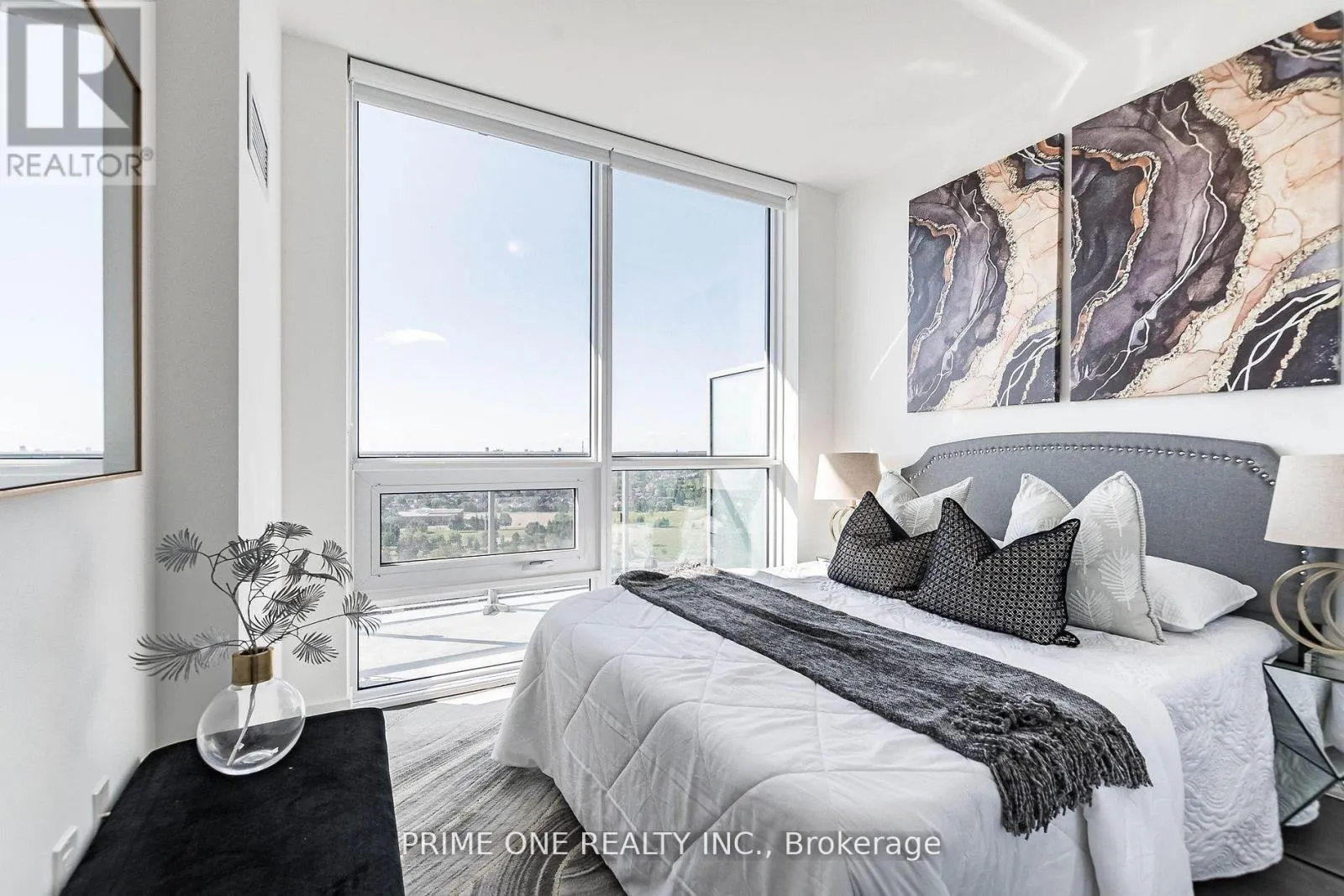 PH 04 - 4699 GLEN ERIN DRIVE