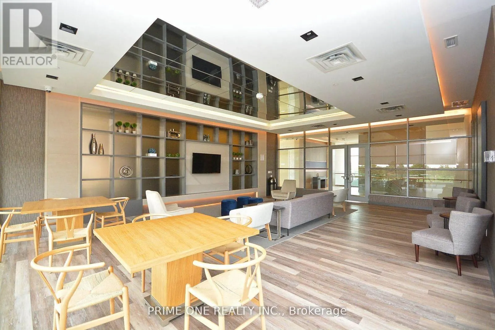 PH 04 - 4699 GLEN ERIN DRIVE