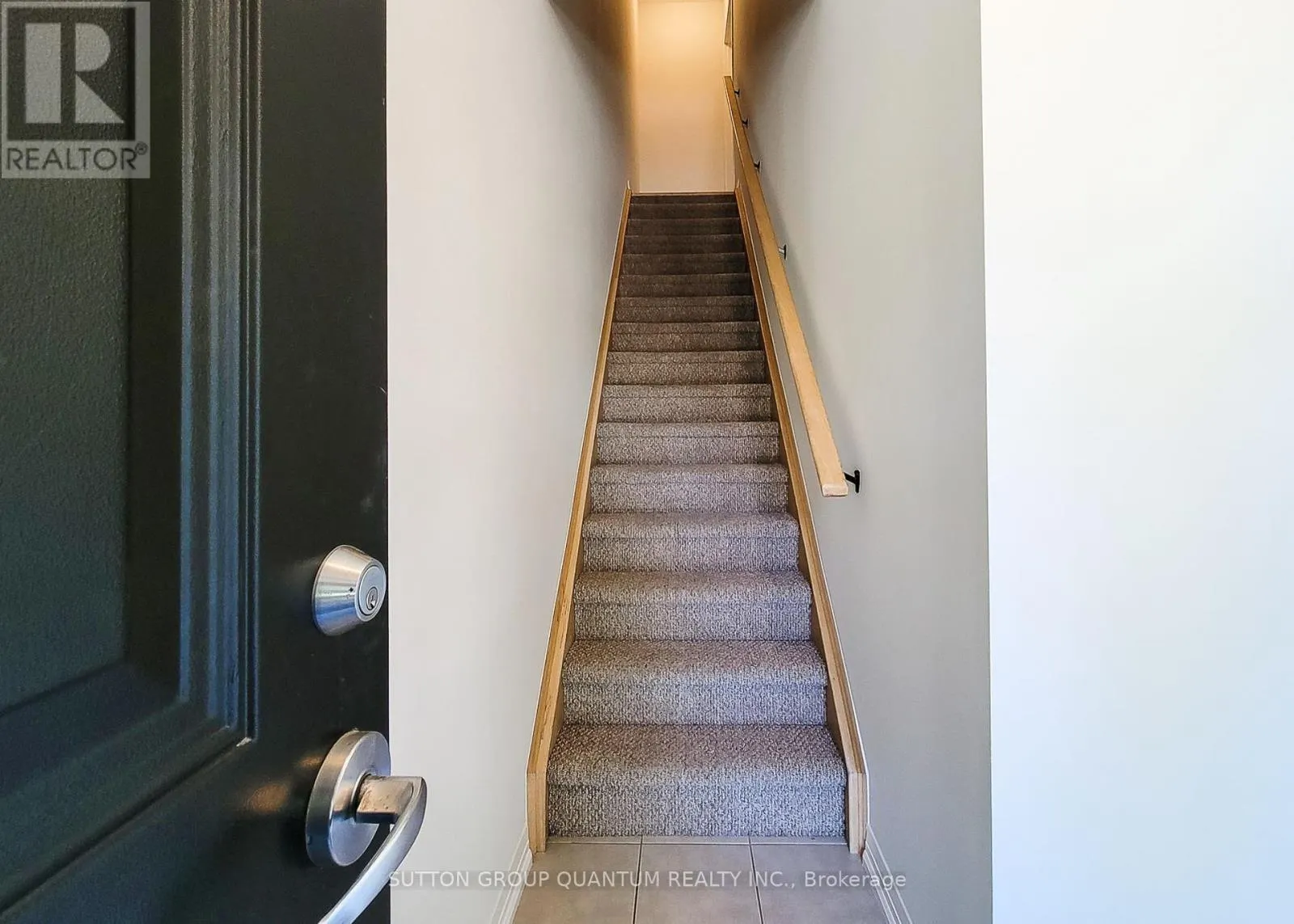 206 - 1206 MAIN STREET E
