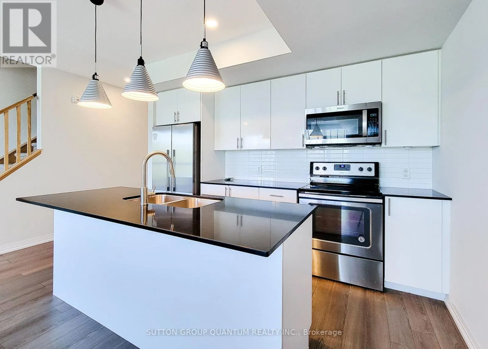 206 - 1206 MAIN STREET E