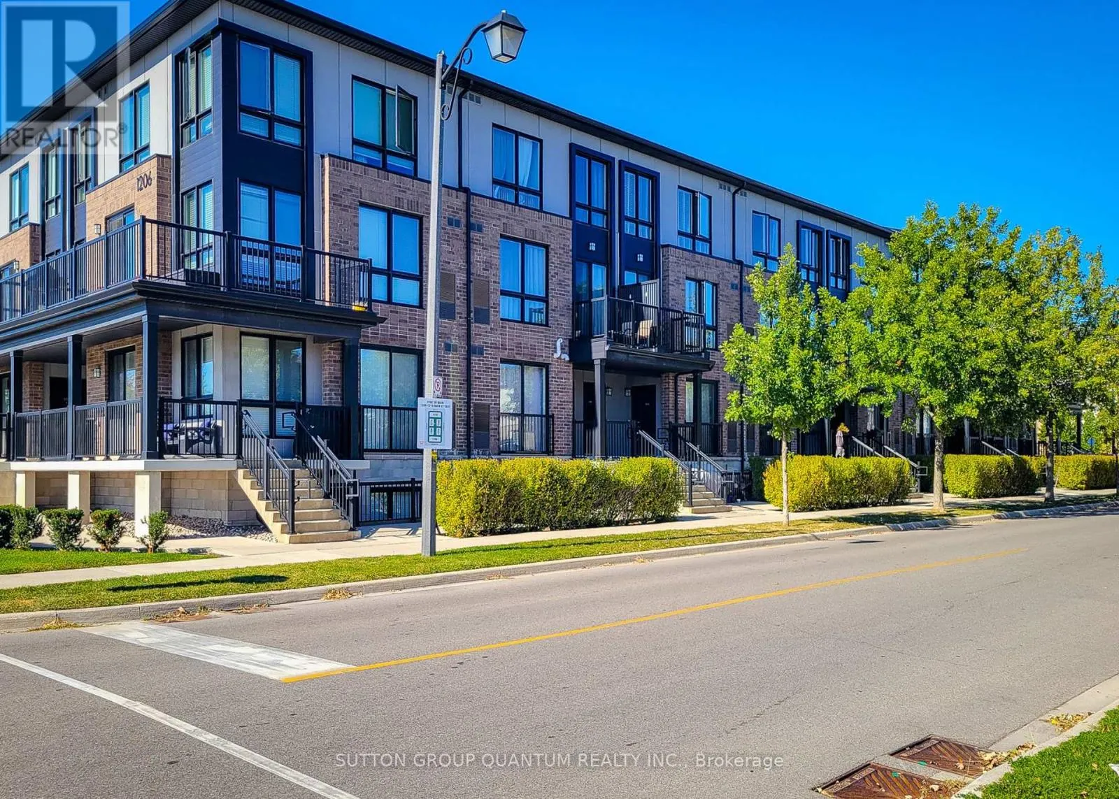 206 - 1206 MAIN STREET E