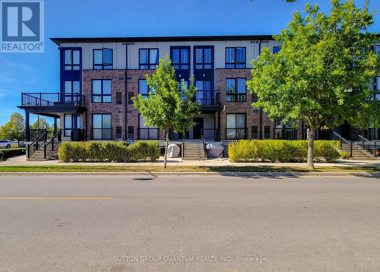 206 - 1206 MAIN STREET E