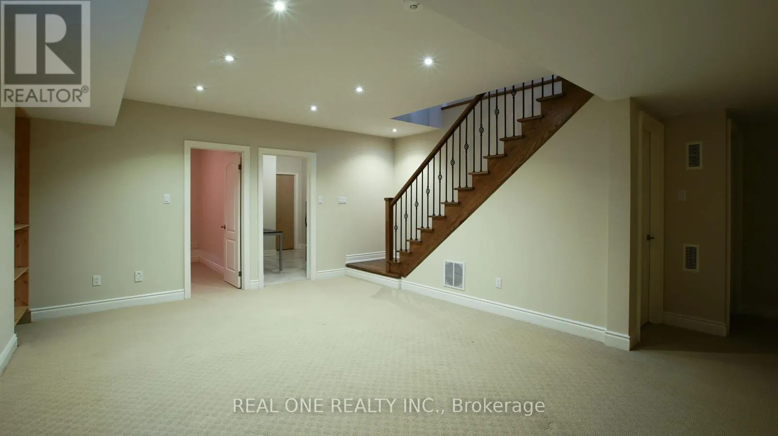 38 STONEGATE ROAD