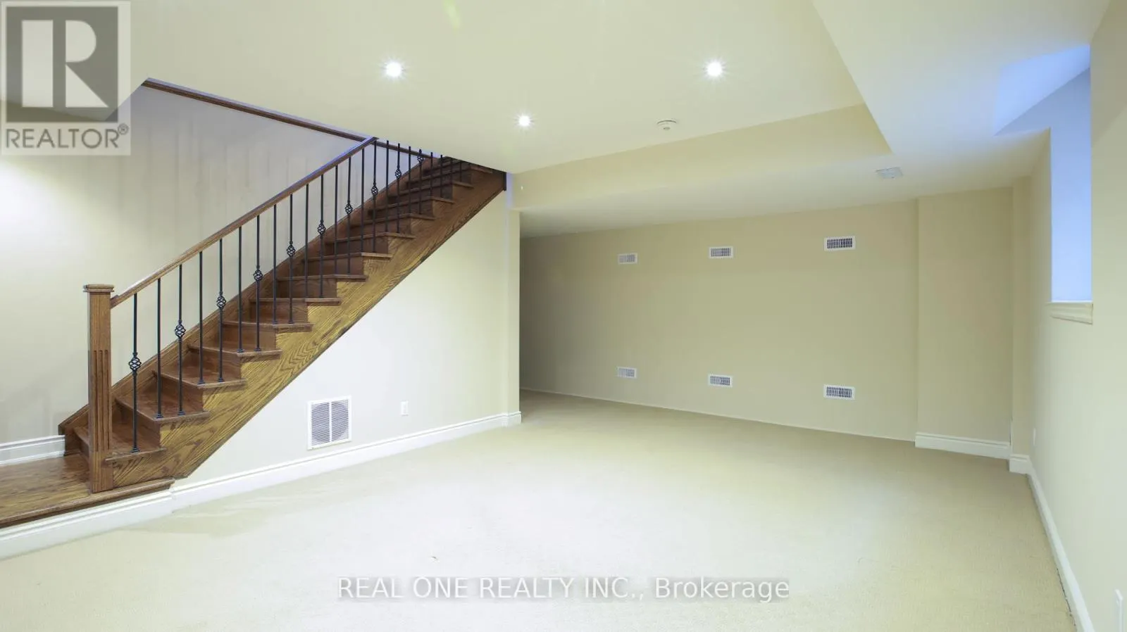 38 STONEGATE ROAD
