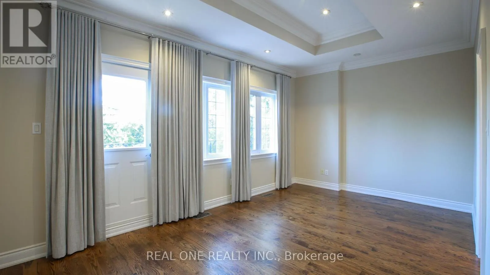 38 STONEGATE ROAD