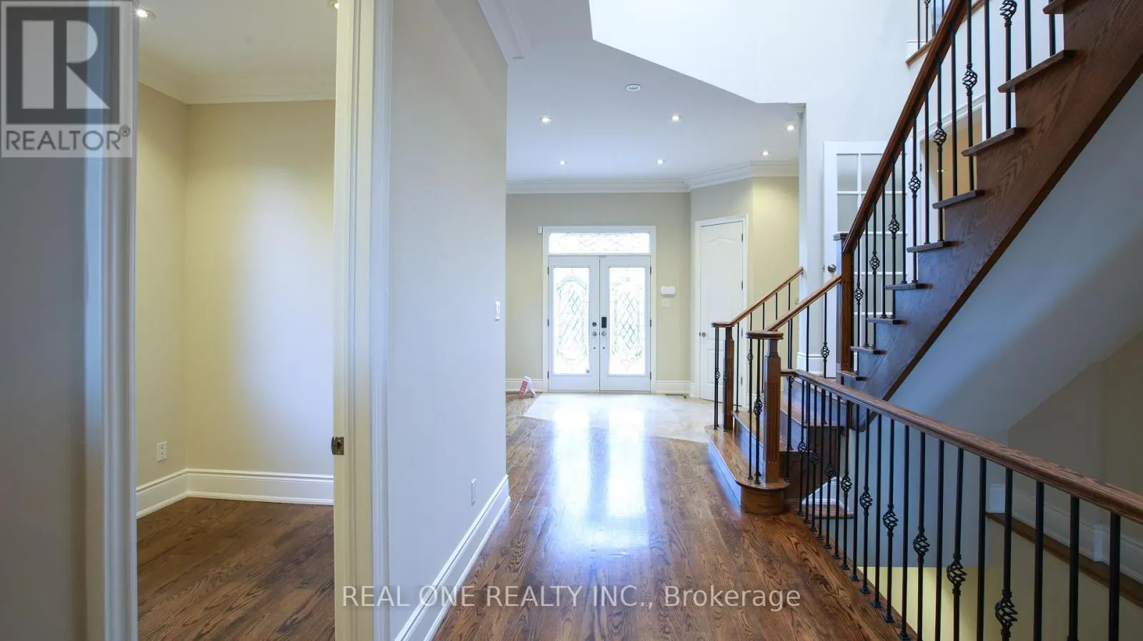 38 STONEGATE ROAD