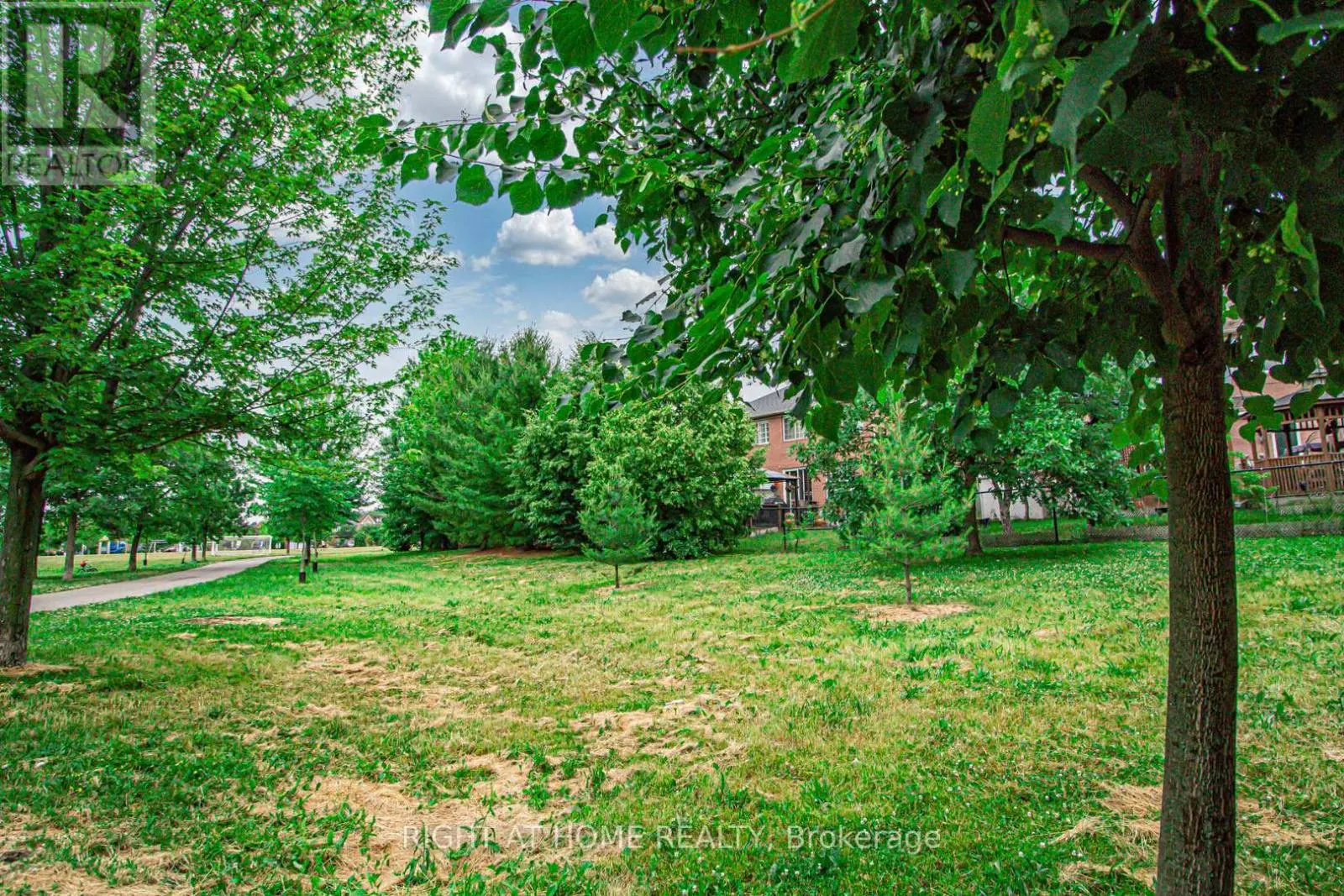 1358 GRANROCK CRESCENT