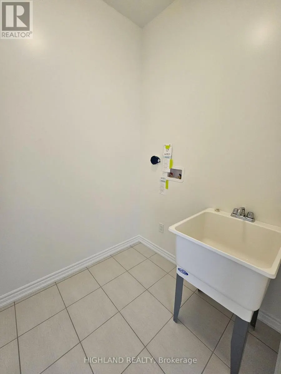1197 DARTMOUTH CRES CRESCENT
