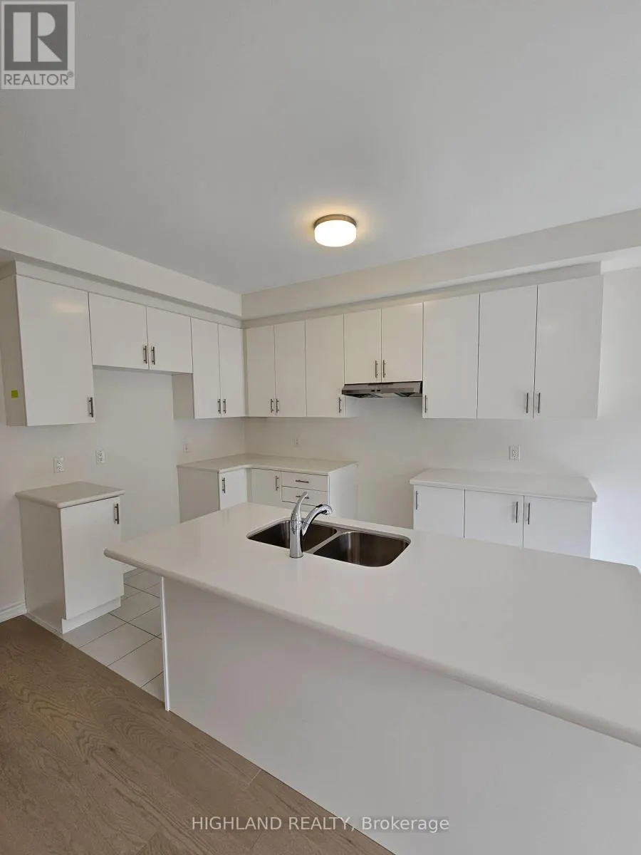 1197 DARTMOUTH CRES CRESCENT