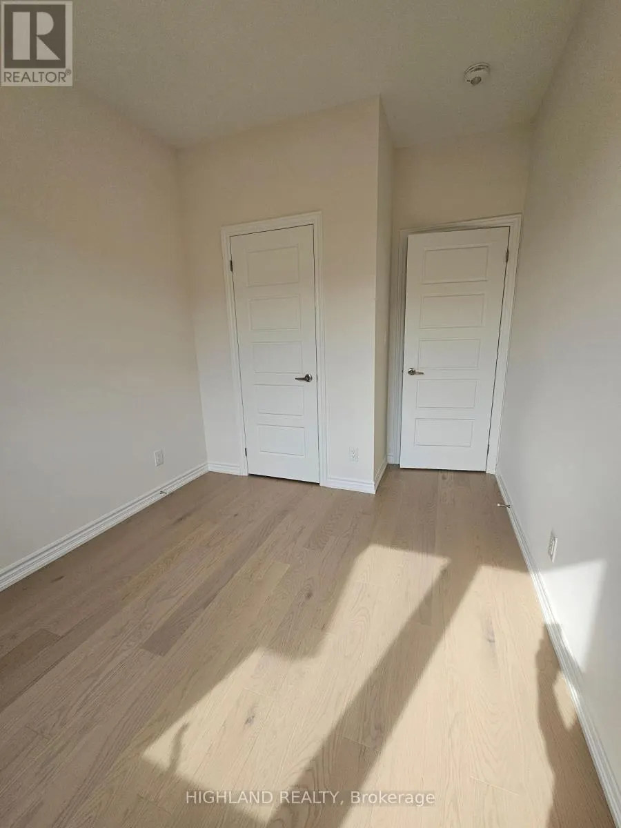 1197 DARTMOUTH CRES CRESCENT