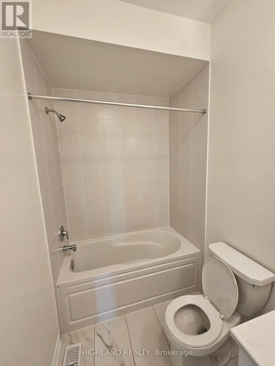 1197 DARTMOUTH CRES CRESCENT