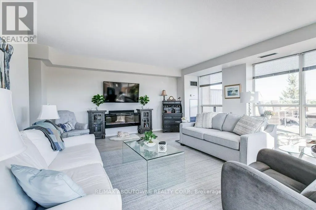 519 - 2511 LAKESHORE ROAD W