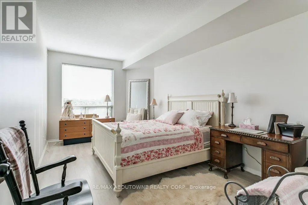 519 - 2511 LAKESHORE ROAD W