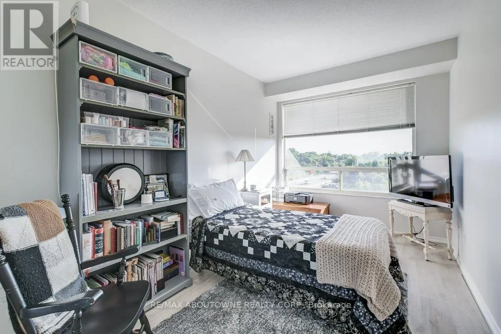519 - 2511 LAKESHORE ROAD W