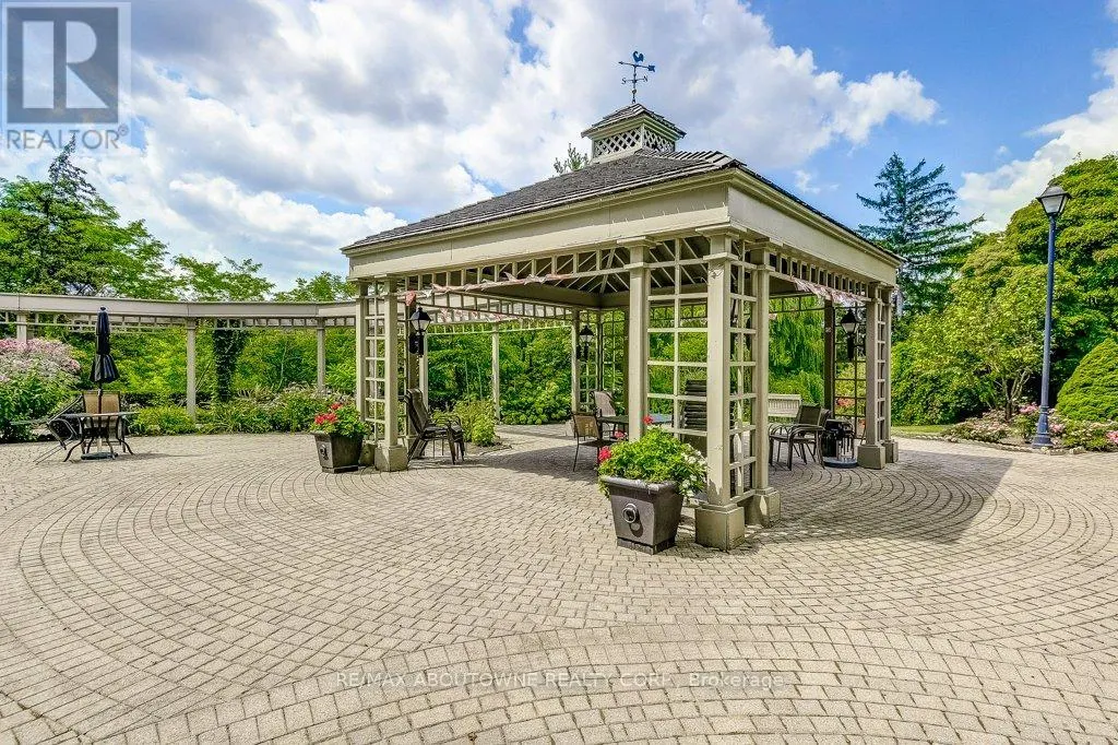 519 - 2511 LAKESHORE ROAD W