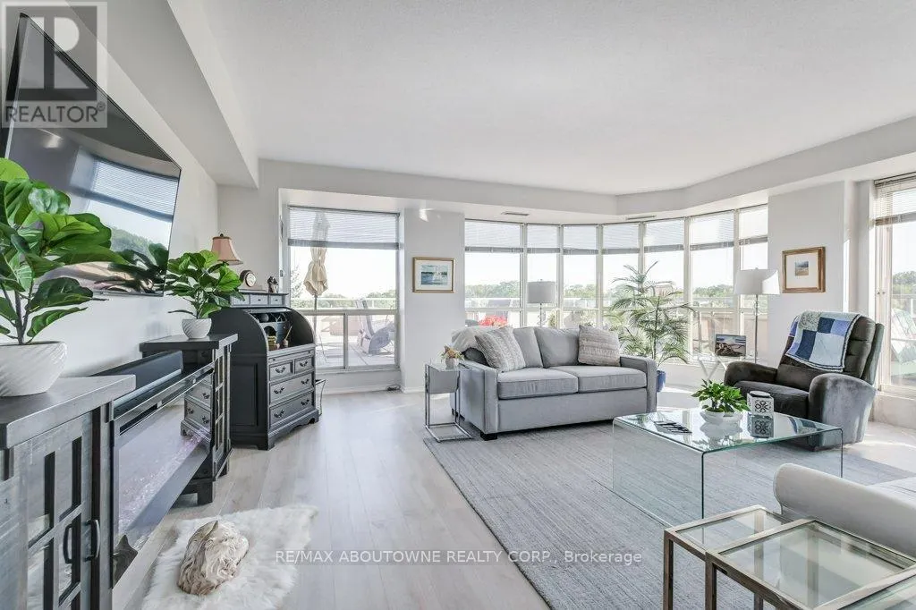 519 - 2511 LAKESHORE ROAD W