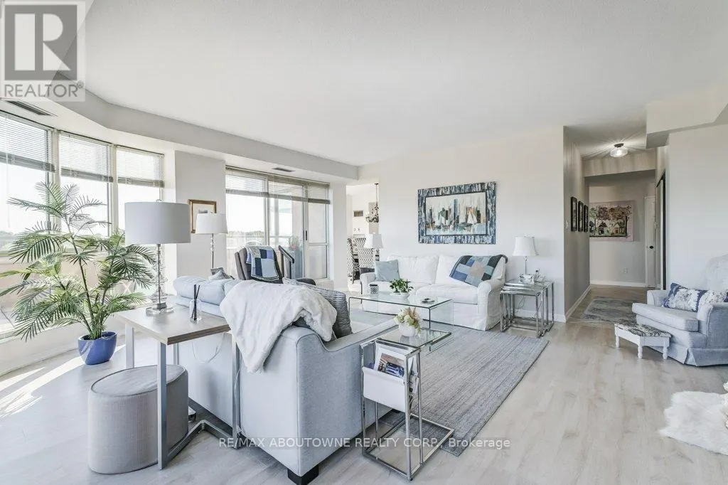 519 - 2511 LAKESHORE ROAD W