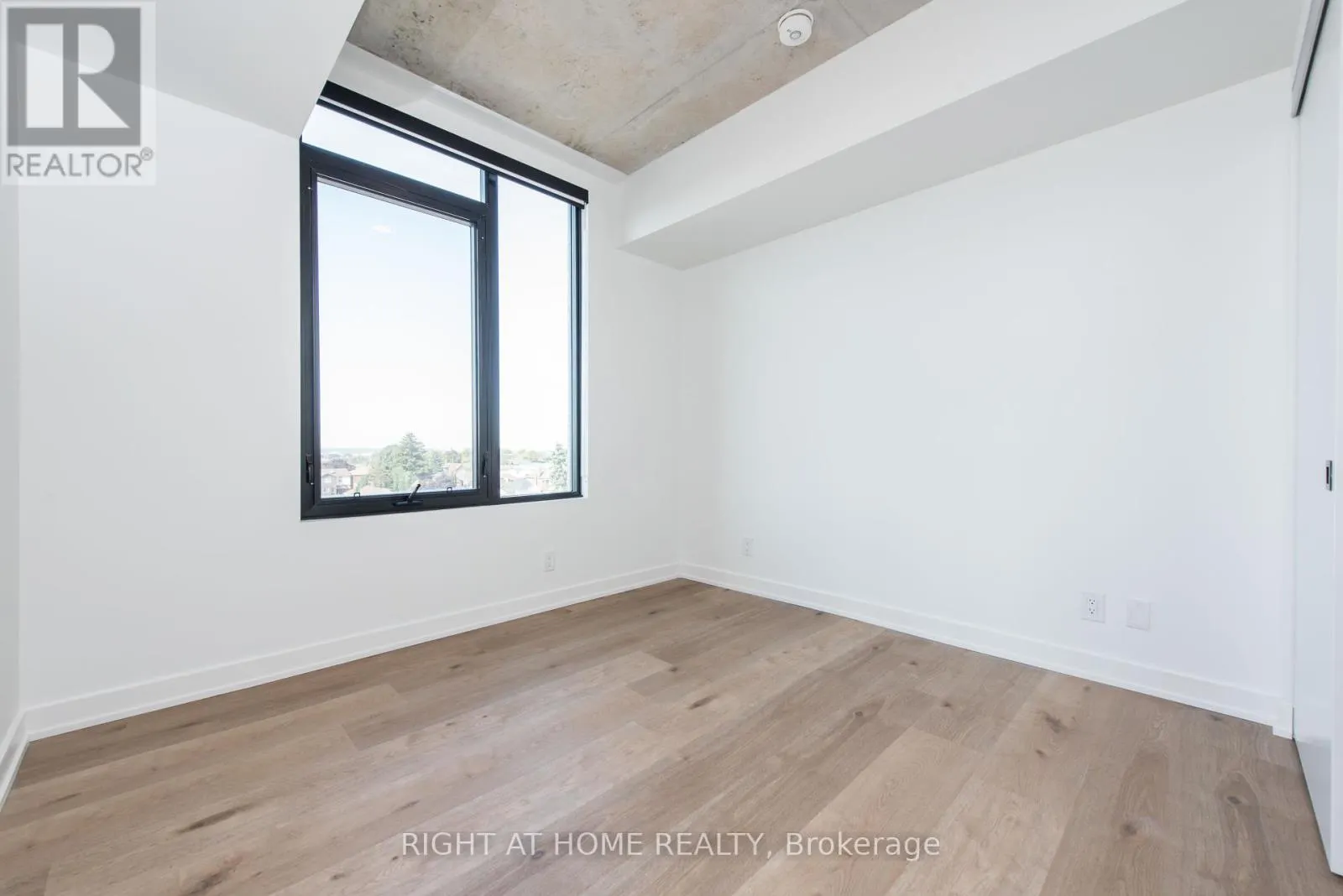 601 - 7 FAIRBANK AVENUE W