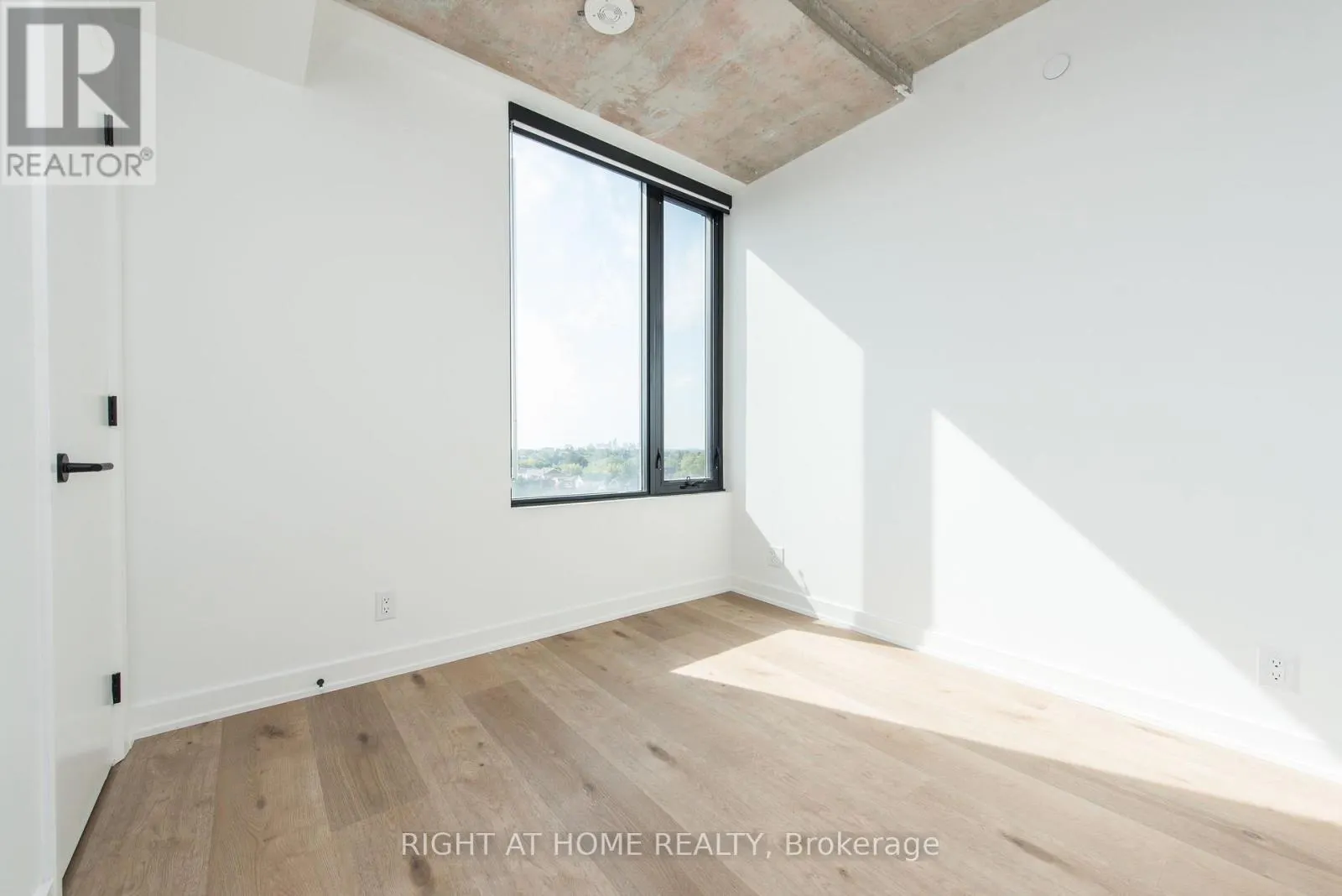 601 - 7 FAIRBANK AVENUE W