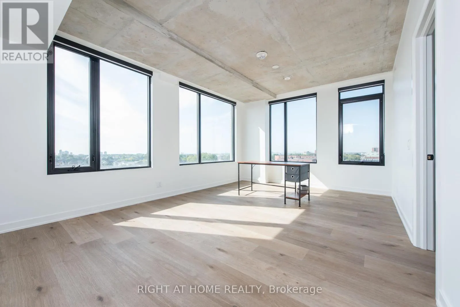 601 - 7 FAIRBANK AVENUE W