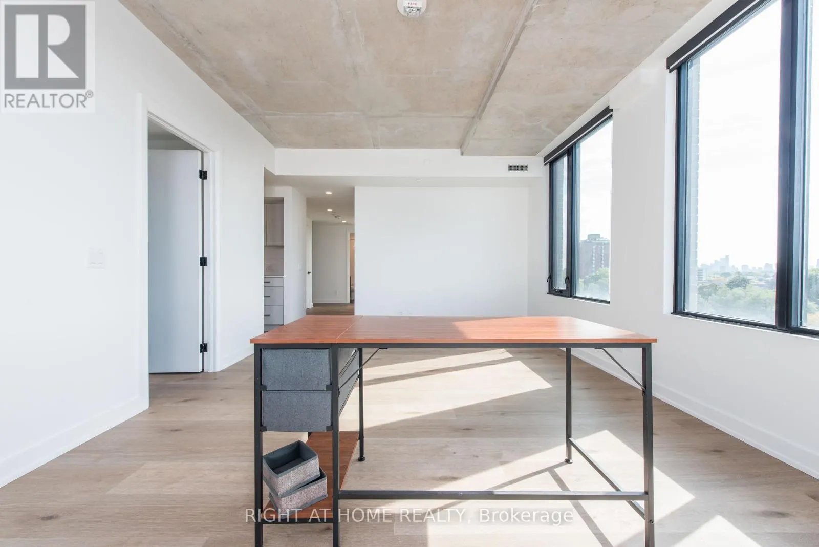 601 - 7 FAIRBANK AVENUE W