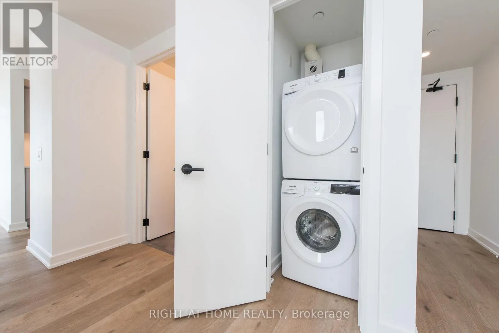 601 - 7 FAIRBANK AVENUE W