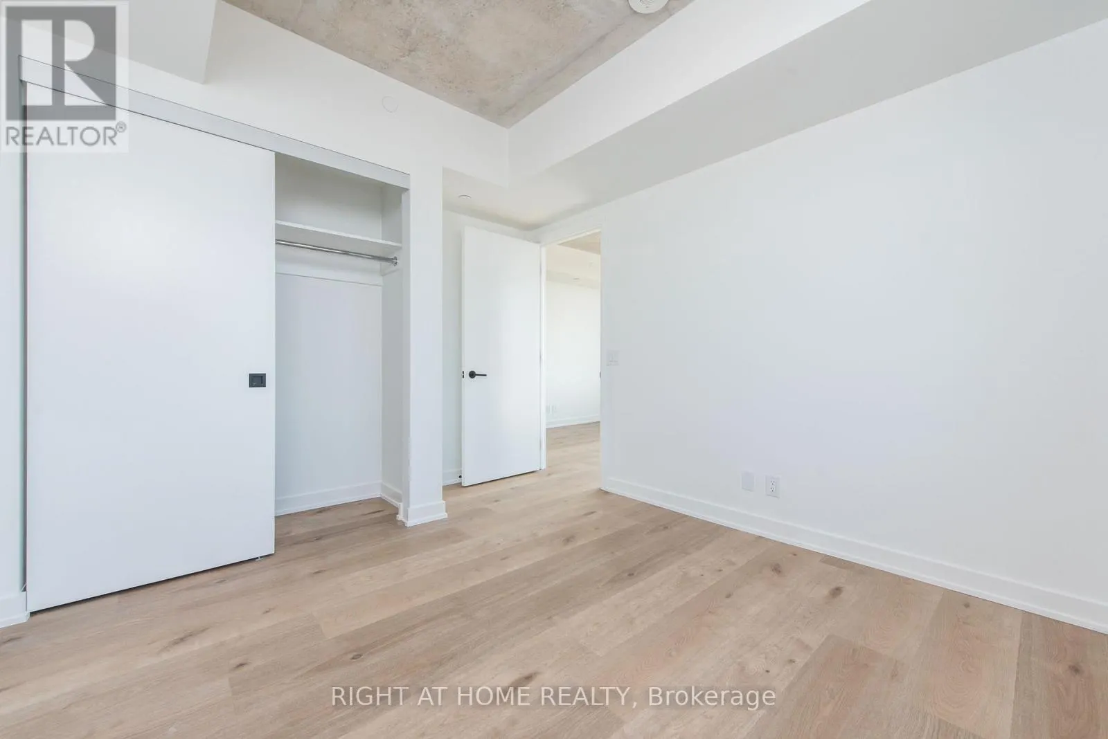601 - 7 FAIRBANK AVENUE W