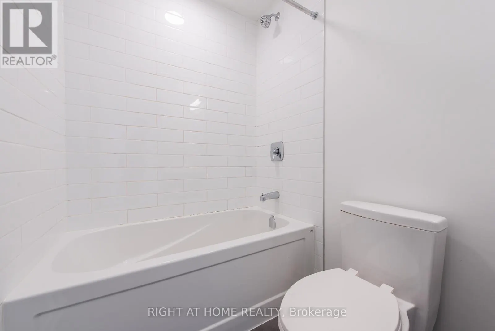 601 - 7 FAIRBANK AVENUE W