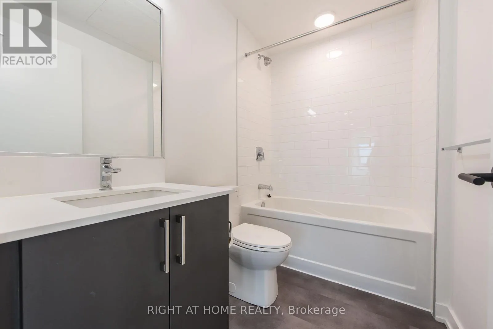 601 - 7 FAIRBANK AVENUE W